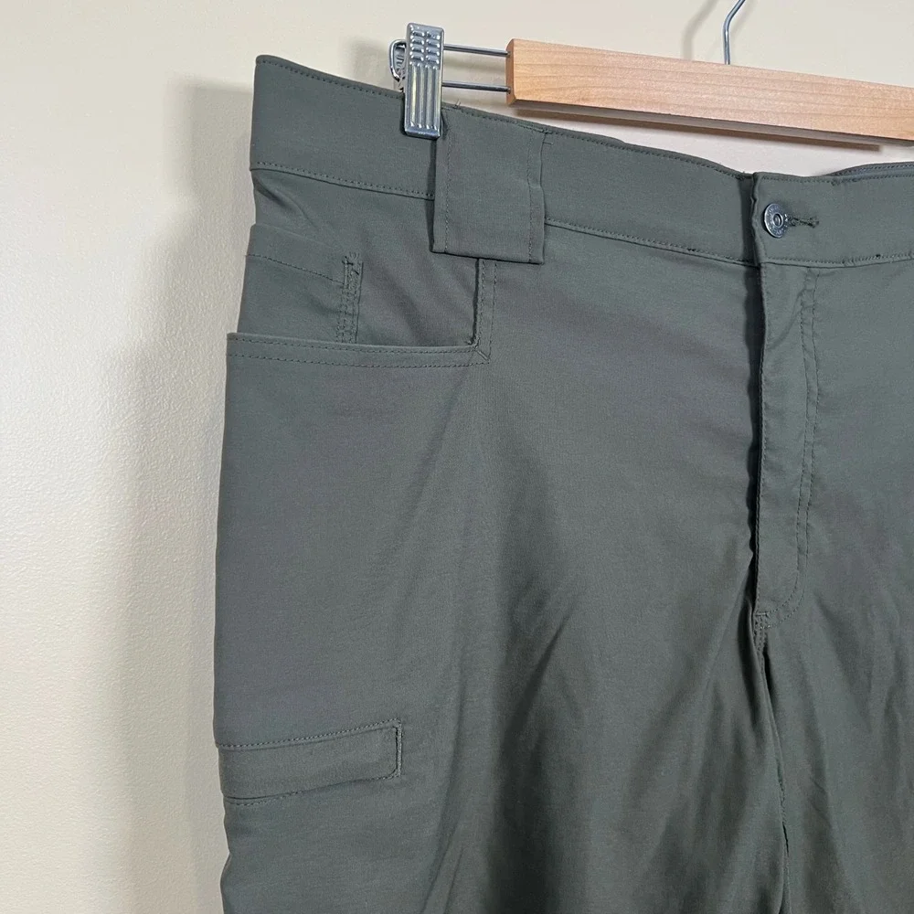 Duluth Trading Co Dry On The Fly Shorts Mens 36 Green Relaxed Fit Cargo Tactical